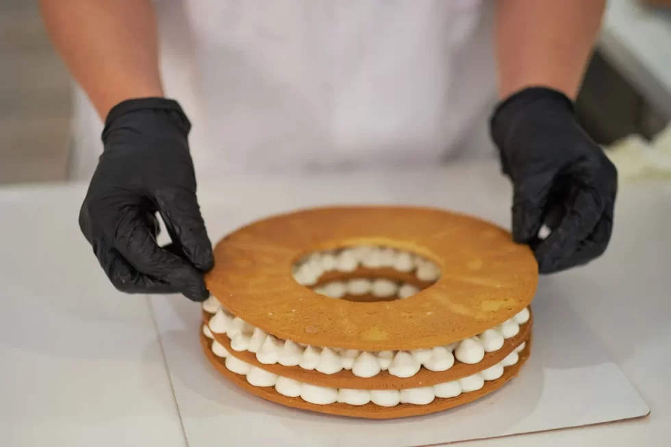 chef-decorating-with-a-pastry-bag-with-cream